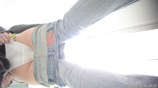 二月最新流出升级摄像头享受极致视觉体验❤️粉红长裙美女洗漱完换上黑丝和衣服